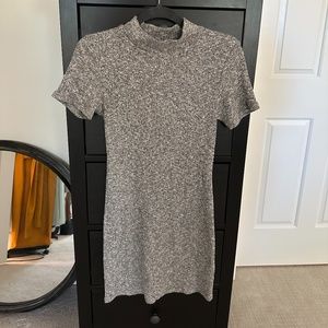 Like New- Cute Basic Grey Stretch Short Sleeve Dress- Forever 21 Sz L